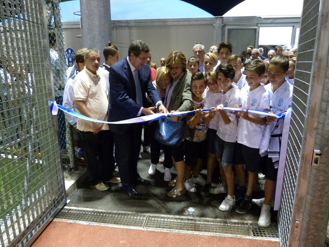 L'inaugurazione del campo di calcio a cinque