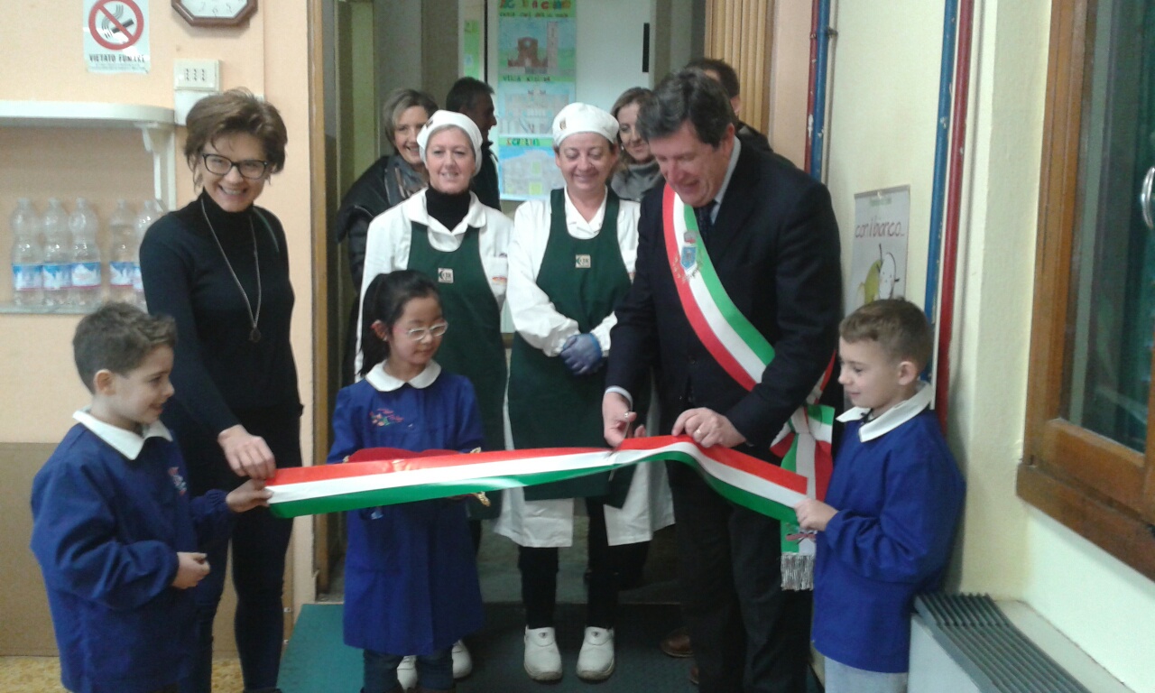 L'inaugurazione del nuovo refettorio della scuola primaria Lorenzo il Magnifico